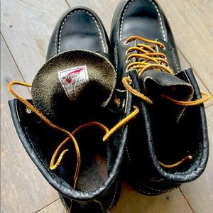 COPY - Redwing Men's Classic Moc Toe Boot (Black)